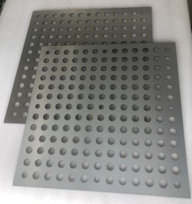 Piastra di tungsteno perforata lucidata in lega di tungsteno minima al 99,98%.